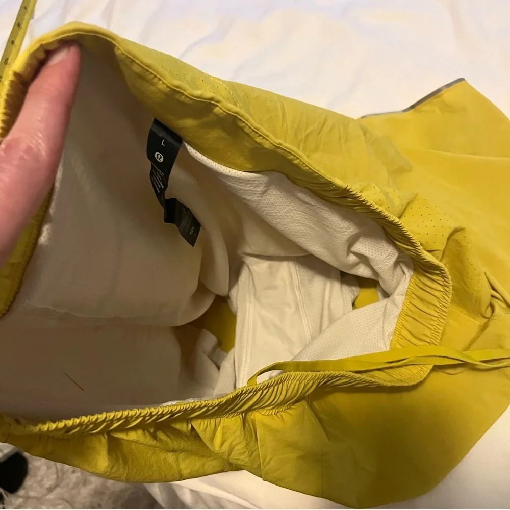 Lululemon Surge Lined Short 6" Soleil Yellow Men’s Size Large EUC - Picture 12 of 14